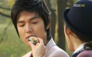 1460977438_14-makanan-yang-sering-muncul-di-variety-show-drama-korea-yang-harus-kita-coba